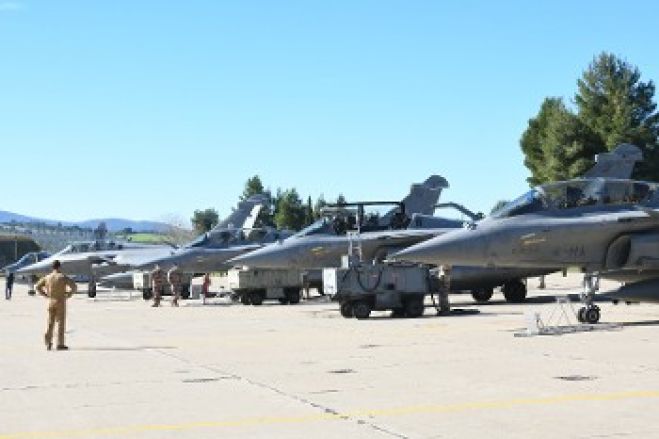 &Epsilon;&lambda;&lambda;&eta;&nu;&omicron;-&gamma;&alpha;&lambda;&lambda;&iota;&kappa;έ&sigmaf; &alpha;&sigma;&kappa;ή&sigma;&epsilon;&iota;&sigmaf;: Ά&lambda;&lambda;&omicron; έ&nu;&alpha; &beta;ή&mu;&alpha; &pi;&rho;&omicron;&sigmaf; &tau;&eta; &beta;&alpha;&theta;ύ&tau;&epsilon;&rho;&eta; &epsilon;&mu;&pi;&lambda;&omicron;&kappa;ή &sigma;&epsilon; &epsilon;&pi;&iota;&kappa;ί&nu;&delta;&upsilon;&nu;&alpha; &sigma;&chi;έ&delta;&iota;&alpha;