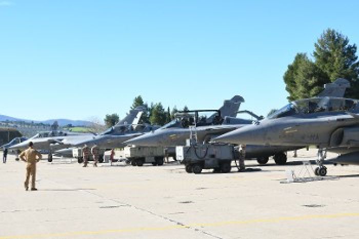 &Epsilon;&lambda;&lambda;&eta;&nu;&omicron;-&gamma;&alpha;&lambda;&lambda;&iota;&kappa;έ&sigmaf; &alpha;&sigma;&kappa;ή&sigma;&epsilon;&iota;&sigmaf;: Ά&lambda;&lambda;&omicron; έ&nu;&alpha; &beta;ή&mu;&alpha; &pi;&rho;&omicron;&sigmaf; &tau;&eta; &beta;&alpha;&theta;ύ&tau;&epsilon;&rho;&eta; &epsilon;&mu;&pi;&lambda;&omicron;&kappa;ή &sigma;&epsilon; &epsilon;&pi;&iota;&kappa;ί&nu;&delta;&upsilon;&nu;&alpha; &sigma;&chi;έ&delta;&iota;&alpha;