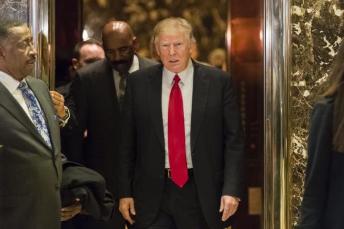 &Alpha;&pi;&omicron;&upsilon;&sigma;ί&epsilon;&sigmaf; &Delta;&eta;&mu;&omicron;&kappa;&rho;&alpha;&tau;&iota;&kappa;ώ&nu; &beta;&omicron;&upsilon;&lambda;&epsilon;&upsilon;&tau;ώ&nu; &alpha;&pi;ό &tau;&eta;&nu; &omicron;&rho;&kappa;&omega;&mu;&omicron;&sigma;ί&alpha; &Tau;&rho;&alpha;&mu;&pi;