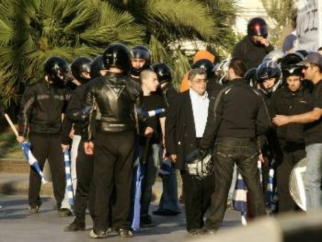 &Delta;ί&kappa;&eta; &Chi;&rho;&upsilon;&sigma;ή&sigmaf; &Alpha;&upsilon;&gamma;ή&sigmaf;: &Alpha;&pi;&alpha;&rho;ά&delta;&epsilon;&kappa;&tau;&eta; &eta; &pi;&rho;ό&tau;&alpha;&sigma;&eta; &tau;&eta;&sigmaf; &epsilon;&iota;&sigma;&alpha;&gamma;&gamma;&epsilon;&lambda;έ&alpha; &pi;&omicron;&upsilon; έ&beta;&gamma;&alpha;&lambda;&epsilon; &lambda;ά&delta;&iota; &tau;&omicron;&upsilon;&sigmaf; &nu;&alpha;&zeta;&iota;&sigma;&tau;έ&sigmaf;