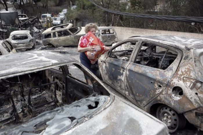 &Epsilon;&lambda;&lambda;ά&delta;&alpha;: &Eta; &epsilon;&xi;&alpha;&phi;ά&nu;&iota;&sigma;&eta; &delta;ύ&omicron; &epsilon;&nu;&nu;&iota;ά&chi;&rho;&omicron;&nu;&omega;&nu; &pi;&omicron;&upsilon; &sigma;ώ&theta;&eta;&kappa;&alpha;&nu; &alpha;&pi;ό &tau;&eta;&nu; &pi;&upsilon;&rho;&kappa;&alpha;&gamma;&iota;ά &sigma;&upsilon;&gamma;&kappa;&lambda;&omicron;&nu;ί&zeta;&epsilon;&iota; &tau;&eta; &chi;ώ&rho;&alpha;