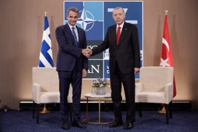 &Epsilon;&lambda;&lambda;&eta;&nu;&omicron;&tau;&omicron;&upsilon;&rho;&kappa;&iota;&kappa;ά: &Delta;&iota;&alpha;&rho;&kappa;ώ&sigmaf; &nu;έ&omicron;&iota; &kappa;ί&nu;&delta;&upsilon;&nu;&omicron;&iota; &gamma;&iota;&alpha; &tau;&omicron;&upsilon;&sigmaf; &lambda;&alpha;&omicron;ύ&sigmaf; &alpha;&pi;ό &tau;&alpha; &Nu;&Alpha;&Tau;&Omicron;&iota;&kappa;ά &laquo;ή&rho;&epsilon;&mu;&alpha; &nu;&epsilon;&rho;ά&raquo;