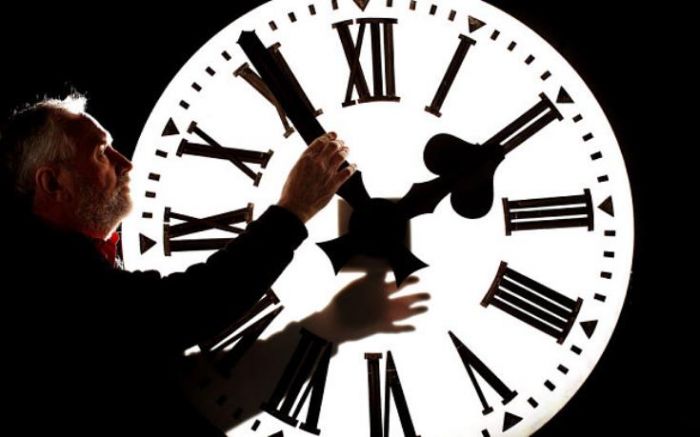&Tau;&epsilon;&lambda;&epsilon;&upsilon;&tau;&alpha;ί&alpha; &mu;έ&rho;&alpha; &theta;&epsilon;&rho;&iota;&nu;ή&sigmaf; ώ&rho;&alpha;&sigmaf;, &sigma;ή&mu;&epsilon;&rho;&alpha; &Sigma;ά&beta;&beta;&alpha;&tau;&omicron;...