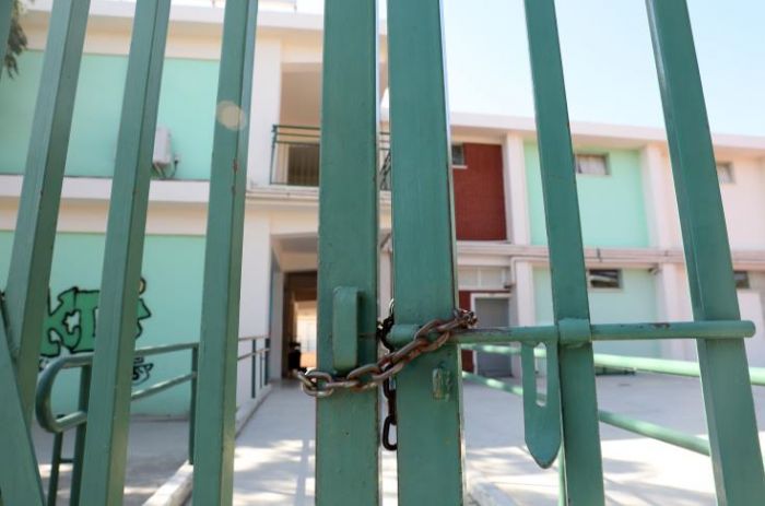 &Tau;&alpha; &delta;&eta;&mu;ό&sigma;&iota;&alpha; &kappa;&alpha;&iota; &iota;&delta;&iota;&omega;&tau;&iota;&kappa;ά &sigma;&chi;&omicron;&lambda;&epsilon;ί&alpha; &Epsilon;&pi;. &Lambda;&epsilon;&upsilon;&kappa;&omega;&sigma;ί&alpha;&sigmaf; &kappa;&alpha;&iota; &Pi;&alpha;&nu;&epsilon;&pi;&iota;&sigma;&tau;ή&mu;&iota;&alpha; &pi;&omicron;&upsilon; &alpha;&nu;&alpha;&sigma;&tau;έ&lambda;&lambda;&omicron;&upsilon;&nu; &tau;&eta; &lambda;&epsilon;&iota;&tau;&omicron;&upsilon;&rho;&gamma;ί&alpha; &tau;&omicron;&upsilon;&sigmaf;
