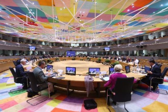 &laquo;&Pi;έ&phi;&tau;&omicron;&upsilon;&nu; &kappa;&omicron;&rho;&mu;&iota;ά&raquo; &epsilon;&nu;&tau;ό&sigmaf; &kappa;&alpha;&iota; &epsilon;&kappa;&tau;ό&sigmaf; &Epsilon;&upsilon;&rho;&omega;&zeta;ώ&nu;&eta;&sigmaf;!