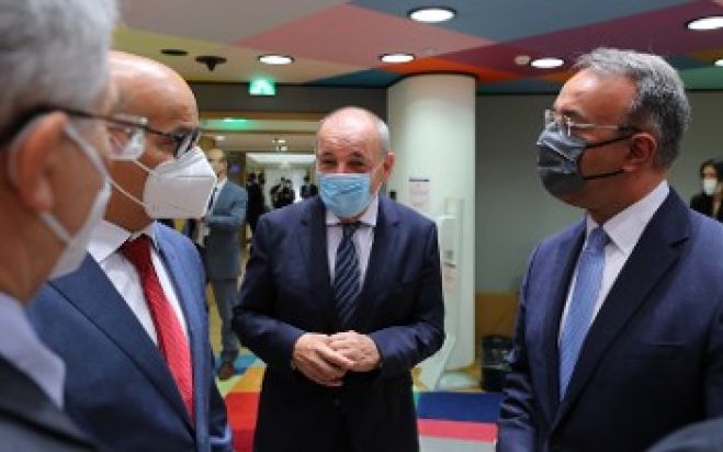 &Tau;&alpha;&mu;&epsilon;ί&omicron; &Alpha;&nu;ά&kappa;&alpha;&mu;&psi;&eta;&sigmaf;: &Pi;&alpha;&kappa;&tau;&omega;&lambda;ό&sigmaf; &sigma;&tau;&omicron; &kappa;&epsilon;&phi;ά&lambda;&alpha;&iota;&omicron; &mu;&epsilon; &nu;έ&omicron; &mu;&pi;&alpha;&rho;ά&zeta; &alpha;&pi;ό &alpha;&nu;&tau;&iota;&lambda;&alpha;ϊ&kappa;ά &pi;&rho;&omicron;&alpha;&pi;&alpha;&iota;&tau;&omicron;ύ&mu;&epsilon;&nu;&alpha;