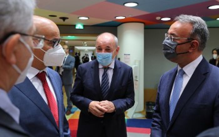 &Tau;&alpha;&mu;&epsilon;ί&omicron; &Alpha;&nu;ά&kappa;&alpha;&mu;&psi;&eta;&sigmaf;: &Pi;&alpha;&kappa;&tau;&omega;&lambda;ό&sigmaf; &sigma;&tau;&omicron; &kappa;&epsilon;&phi;ά&lambda;&alpha;&iota;&omicron; &mu;&epsilon; &nu;έ&omicron; &mu;&pi;&alpha;&rho;ά&zeta; &alpha;&pi;ό &alpha;&nu;&tau;&iota;&lambda;&alpha;ϊ&kappa;ά &pi;&rho;&omicron;&alpha;&pi;&alpha;&iota;&tau;&omicron;ύ&mu;&epsilon;&nu;&alpha;