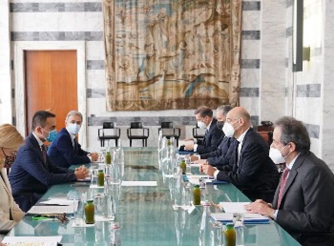 &Epsilon;&lambda;&lambda;&eta;&nu;&iota;&kappa;ή &kappa;&upsilon;&beta;έ&rho;&nu;&eta;&sigma;&eta;: &laquo;&Pi;&rho;&omicron;&epsilon;&tau;&omicron;&iota;&mu;&alpha;&sigma;ί&alpha; &epsilon;&delta;ά&phi;&omicron;&upsilon;&sigmaf;&raquo; &mu;&pi;&rho;&omicron;&sigma;&tau;ά &sigma;&tau;&eta; &delta;&iota;&epsilon;ύ&rho;&upsilon;&nu;&sigma;&eta; &tau;&eta;&sigmaf; &alpha;&tau;&zeta;έ&nu;&tau;&alpha;&sigmaf;