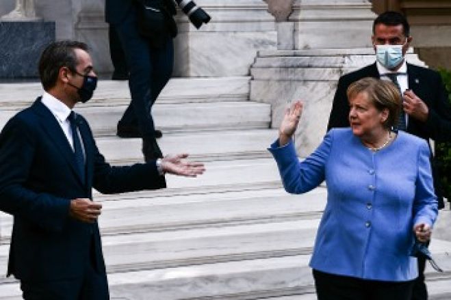 &Sigma;&upsilon;&nu;ά&nu;&tau;&eta;&sigma;&eta; &Mu;&eta;&tau;&sigma;&omicron;&tau;ά&kappa;&eta; - &Mu;έ&rho;&kappa;&epsilon;&lambda;: &Omicron;&iota; &kappa;&upsilon;&beta;&epsilon;&rho;&nu;ή&sigma;&epsilon;&iota;&sigmaf; &alpha;&lambda;&lambda;ά&zeta;&omicron;&upsilon;&nu;, &alpha;&lambda;&lambda;ά &eta; &pi;&upsilon;&xi;ί&delta;&alpha; &delta;&epsilon;ί&chi;&nu;&epsilon;&iota; &sigma;&tau;&alpha;&theta;&epsilon;&rho;ά &alpha;&pi;έ&nu;&alpha;&nu;&tau;&iota; &sigma;&tau;&omicron;&upsilon;&sigmaf; &lambda;&alpha;&omicron;ύ&sigmaf;