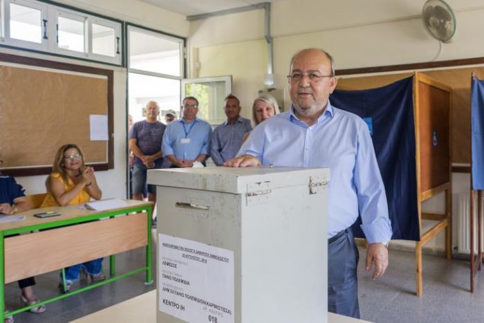 &Delta;&eta;&mu;&alpha;&rho;&chi;ί&alpha; &Alpha;&mu;&mu;&omicron;&chi;ώ&sigma;&tau;&omicron;&upsilon;: &Mu;&epsilon; 46,99% &pi;&rho;&omicron;&eta;&gamma;&epsilon;ί&tau;&alpha;&iota; &omicron; &Sigma;ί&mu;&omicron;&sigmaf; &Iota;&omega;ά&nu;&nu;&omicron;&upsilon;