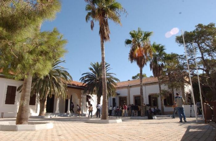 &Tau;&alpha; &sigma;&chi;&omicron;&lambda;&epsilon;ί&alpha; &Rho;&iota;&zeta;&omicron;&kappa;&alpha;&rho;&pi;ά&sigma;&omicron;&upsilon; &epsilon;&pi;&iota;&sigma;&kappa;έ&phi;&theta;&eta;&kappa;&alpha;&nu; &chi;&theta;&epsilon;&sigmaf; &epsilon;/&kappa; &kappa;&alpha;&iota; &tau;/&kappa; &epsilon;&kappa;&pi;&alpha;&iota;&delta;&epsilon;&upsilon;&tau;&iota;&kappa;έ&sigmaf; &omicron;&rho;&gamma;&alpha;&nu;ώ&sigma;&epsilon;&iota;&sigmaf;