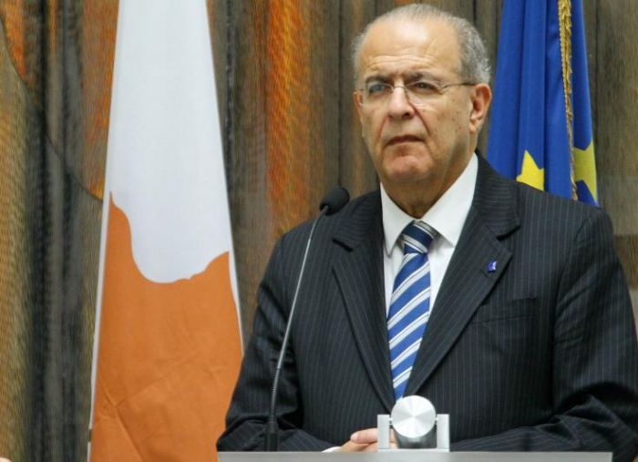 &Epsilon;&nu;&eta;&mu;έ&rho;&omega;&sigma;&epsilon; &tau;&omicron;&upsilon;&sigmaf; &omicron;&mu;&omicron;&lambda;ό&gamma;&omicron;&upsilon;&sigmaf; &tau;&omicron;&upsilon; &sigma;&tau;&iota;&sigmaf; &Beta;&rho;&upsilon;&xi;έ&lambda;&lambda;&epsilon;&sigmaf; &omicron; &Kappa;&alpha;&sigma;&omicron;&upsilon;&lambda;ί&delta;&eta;&sigmaf;