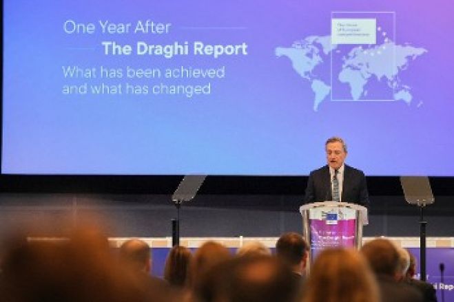 &Epsilon;&Epsilon;: &Pi;ά&nu;&omega; &alpha;&pi;ό 1 &tau;&rho;&iota;&sigma;. &epsilon;&upsilon;&rho;ώ &sigma;&tau;&alpha; &epsilon;&upsilon;&rho;&omega;&pi;&alpha;ϊ&kappa;ά &mu;&omicron;&nu;&omicron;&pi;ώ&lambda;&iota;&alpha; &mu;&epsilon; &sigma;&upsilon;&nu;&omicron;&pi;&tau;&iota;&kappa;έ&sigmaf; &delta;&iota;&alpha;&delta;&iota;&kappa;&alpha;&sigma;ί&epsilon;&sigmaf;