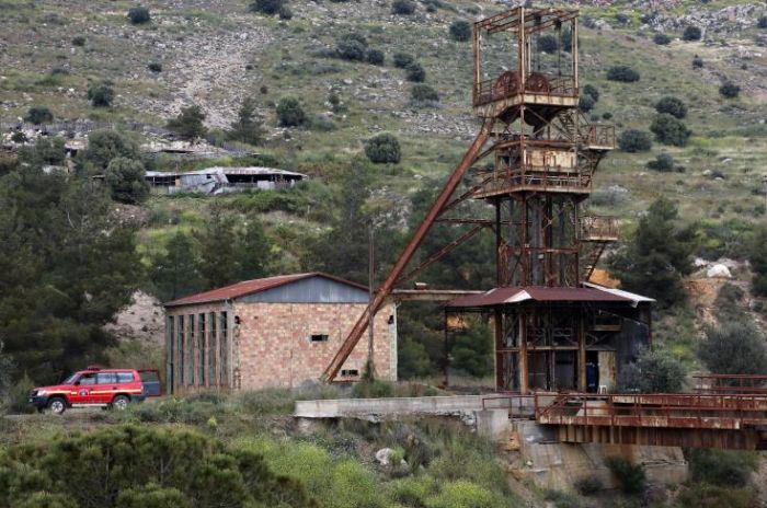 &Kappa;&alpha;&tau;ά &sigma;&upsilon;&rho;&rho;&omicron;ή&nu; &delta;&omicron;&lambda;&omicron;&phi;&omicron;&nu;ί&epsilon;&sigmaf; &alpha;&lambda;&lambda;&omicron;&delta;&alpha;&pi;ώ&nu; &gamma;&upsilon;&nu;&alpha;&iota;&kappa;ώ&nu;: Ά&sigma;&kappa;&eta;&sigma;&eta; &pi;&omicron;&iota;&nu;&iota;&kappa;ή&sigmaf; &delta;ί&omega;&xi;&eta;&sigmaf; &epsilon;&nu;&alpha;&nu;&tau;ί&omicron;&nu; 15 &alpha;&sigma;&tau;&upsilon;&nu;&omicron;&mu;&iota;&kappa;ώ&nu;