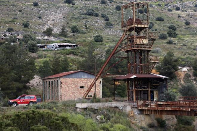 &Kappa;&alpha;&tau;ά &sigma;&upsilon;&rho;&rho;&omicron;ή&nu; &delta;&omicron;&lambda;&omicron;&phi;&omicron;&nu;ί&epsilon;&sigmaf; &alpha;&lambda;&lambda;&omicron;&delta;&alpha;&pi;ώ&nu; &gamma;&upsilon;&nu;&alpha;&iota;&kappa;ώ&nu;: Ά&sigma;&kappa;&eta;&sigma;&eta; &pi;&omicron;&iota;&nu;&iota;&kappa;ή&sigmaf; &delta;ί&omega;&xi;&eta;&sigmaf; &epsilon;&nu;&alpha;&nu;&tau;ί&omicron;&nu; 15 &alpha;&sigma;&tau;&upsilon;&nu;&omicron;&mu;&iota;&kappa;ώ&nu;