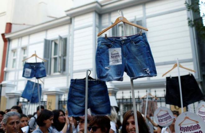 &ldquo;&Mu;&eta;&nu; &alpha;&sigma;&chi;&omicron;&lambda;&epsilon;ί&sigma;&alpha;&iota; &mu;&epsilon; &tau;&omicron; &nu;&tau;ύ&sigma;&iota;&mu;ό &mu;&omicron;&upsilon;&rdquo;...