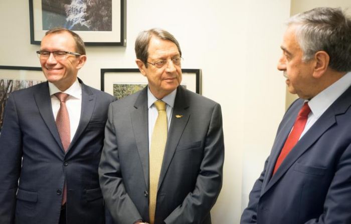&Delta;&iota;ά&sigma;&kappa;&epsilon;&psi;&eta; &alpha;&pi;&omicron;&phi;ά&sigma;&epsilon;&omega;&nu; &kappa;&alpha;&iota; ό&chi;&iota; &delta;&iota;&alpha;&pi;&rho;&alpha;&gamma;&mu;&alpha;&tau;&epsilon;ύ&sigma;&epsilon;&omega;&nu; &eta; &Delta;&iota;ά&sigma;&kappa;&epsilon;&psi;&eta; &gamma;&iota;&alpha; &tau;&eta;&nu; &Kappa;ύ&pi;&rho;&omicron;
