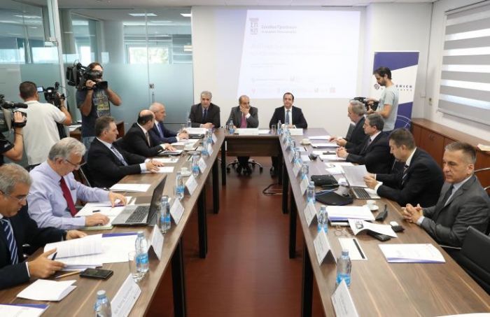 &Alpha;&pi;&omicron;&phi;ά&sigma;&epsilon;&iota;&sigmaf; &gamma;&iota;&alpha; &epsilon;&kappa;&pi;&alpha;&iota;&delta;&epsilon;&upsilon;&tau;&iota;&kappa;ή &delta;&iota;&pi;&lambda;&omega;&mu;&alpha;&tau;ί&alpha;