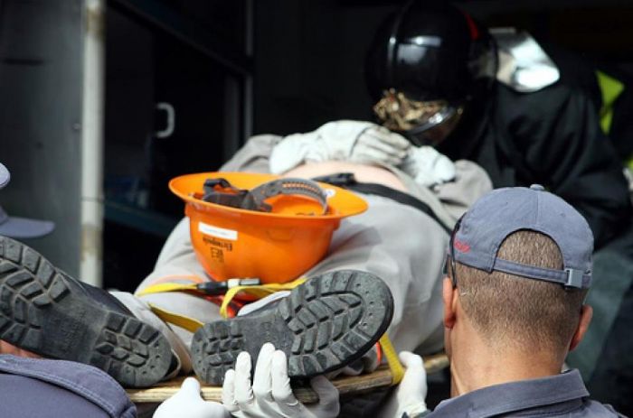 &Epsilon;&lambda;&lambda;ά&delta;&alpha;: &Alpha;ύ&xi;&eta;&sigma;&eta; &Epsilon;&rho;&gamma;&alpha;&tau;&iota;&kappa;ώ&nu; &Alpha;&tau;&upsilon;&chi;&eta;&mu;ά&tau;&omega;&nu;...