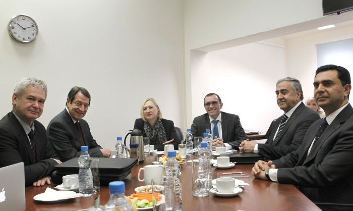 &Omicron; &rho;&epsilon;&alpha;&lambda;&iota;&sigma;&mu;ό&sigmaf; &sigma;&tau;&iota;&sigmaf; &sigma;&upsilon;&nu;&omicron;&mu;&iota;&lambda;ί&epsilon;&sigmaf; &epsilon;ί&nu;&alpha;&iota; &sigma;&eta;&mu;&alpha;&nu;&tau;&iota;&kappa;ό&sigmaf;, &lambda;έ&epsilon;&iota; &omicron; &Tau;/&kappa; &eta;&gamma;έ&tau;&eta;&sigmaf;