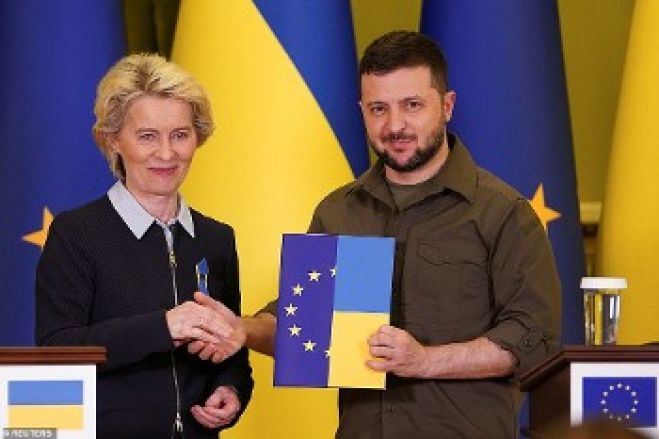 &laquo;&Alpha;&nu;&tau;&iota;&pi;&omicron;&lambda;&epsilon;&mu;&iota;&kappa;ό &kappa;ί&nu;&eta;&mu;&alpha;&raquo; &mu;&epsilon; &epsilon;&upsilon;&rho;&omega;&alpha;&tau;&lambda;&alpha;&nu;&tau;&iota;&kappa;ή &sigma;&eta;&mu;&alpha;ί&alpha;;