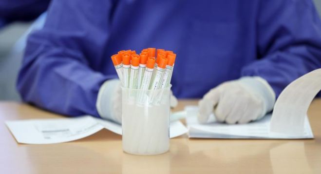 &Kappa;ύ&pi;&rho;&omicron;&sigmaf;: &Pi;έ&nu;&tau;&epsilon; &nu;έ&alpha; &epsilon;&pi;&iota;&beta;&epsilon;&beta;&alpha;&iota;&omega;&mu;έ&nu;&alpha; &kappa;&rho;&omicron;ύ&sigma;&mu;&alpha;&tau;&alpha; &kappa;&omicron;&rho;&omega;&nu;&omicron;ϊ&omicron;ύ