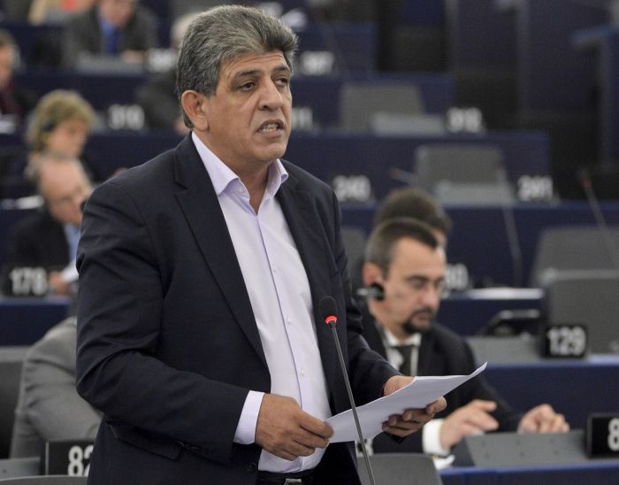 &Pi;&alpha;&rho;&alpha;&mu;έ&nu;&omicron;&upsilon;&mu;&epsilon; &pi;&rho;&omicron;&sigma;&eta;&lambda;&omega;&mu;έ&nu;&omicron;&iota; &sigma;&tau;&omicron;&nu; &sigma;&tau;ό&chi;&omicron; &mu;&alpha;&sigmaf; &gamma;&iota;&alpha; &epsilon;&iota;&rho;ή&nu;&eta; &kappa;&alpha;&iota; &epsilon;&pi;&alpha;&nu;έ&nu;&omega;&sigma;&eta;