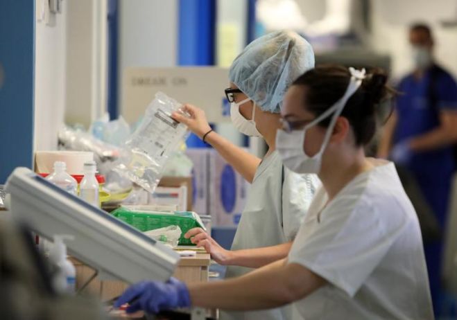 &Kappa;ύ&pi;&rho;&omicron;&sigmaf;: &Tau;έ&sigma;&sigma;&epsilon;&rho;&iota;&sigmaf; &theta;ά&nu;&alpha;&tau;&omicron;&iota; &kappa;&alpha;&iota; 165 &nu;έ&alpha; &pi;&epsilon;&rho;&iota;&sigma;&tau;&alpha;&tau;&iota;&kappa;ά &kappa;&omicron;&rho;&omega;&nu;&omicron;ϊ&omicron;ύ &alpha;&nu;&alpha;&kappa;&omicron;&iota;&nu;ώ&theta;&eta;&kappa;&alpha;&nu; &sigma;ή&mu;&epsilon;&rho;&alpha;