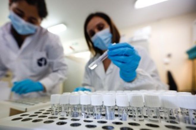 &Eta; &pi;&alpha;&nu;&delta;&eta;&mu;ί&alpha; &sigma;&tau;&omicron;&nu; &kappa;ό&sigma;&mu;&omicron;: &Kappa;&alpha;&tau;&alpha;&sigma;&tau;&rho;&omicron;&phi;&iota;&kappa;ά &tau;&alpha; &alpha;&pi;&omicron;&tau;&epsilon;&lambda;έ&sigma;&mu;&alpha;&tau;&alpha; &tau;&omega;&nu; &sigma;&upsilon;&sigma;&tau;&eta;&mu;ά&tau;&omega;&nu; &Upsilon;&gamma;&epsilon;ί&alpha;&sigmaf; &laquo;&mu;ί&alpha;&sigmaf; &nu;ό&sigma;&omicron;&upsilon;&raquo;