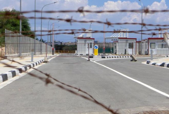 &Eta; &epsilon;&lambda;&lambda;&eta;&nu;&omicron;&kappa;&upsilon;&pi;&rho;&iota;&alpha;&kappa;ή &pi;&lambda;&epsilon;&upsilon;&rho;ά &tau;&eta;&rho;&epsilon;ί &tau;&iota;&sigmaf; &delta;&epsilon;&sigma;&mu;&epsilon;ύ&sigma;&epsilon;&iota;&sigmaf; &tau;&eta;&sigmaf; &gamma;&iota;&alpha; &delta;&iota;ά&nu;&omicron;&iota;&xi;&eta; &tau;&omega;&nu; &omicron;&delta;&omicron;&phi;&rho;&alpha;&gamma;&mu;ά&tau;&omega;&nu;