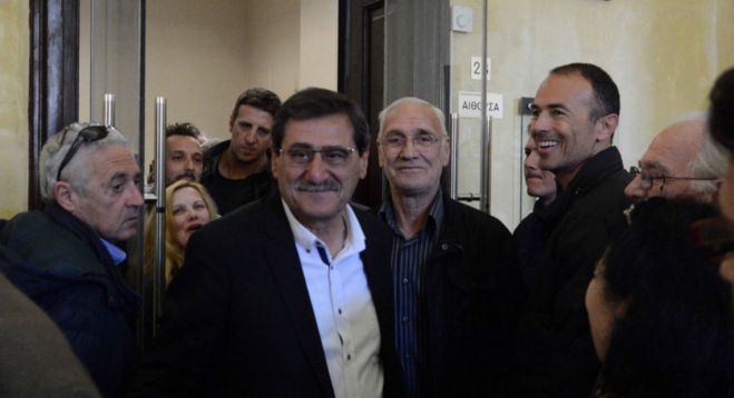 &Alpha;&theta;ώ&omicron;&sigmaf; &omicron; &kappa;&omicron;&mu;&mu;&omicron;&upsilon;&nu;&iota;&sigma;&tau;ή&sigmaf; &delta;ή&mu;&alpha;&rho;&chi;&omicron;&sigmaf; &Pi;&alpha;&tau;&rho;έ&omega;&nu; &Kappa;ώ&sigma;&tau;&alpha;&sigmaf; &Pi;&epsilon;&lambda;&epsilon;&tau;ί&delta;&eta;&sigmaf;!
