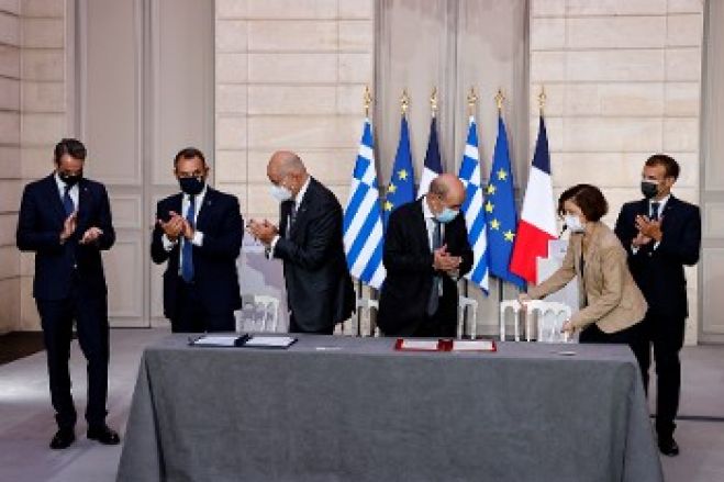 &Sigma;&tau;&rho;&alpha;&tau;&eta;&gamma;&iota;&kappa;ή &epsilon;&tau;&alpha;&iota;&rho;&iota;&kappa;ή &sigma;&chi;έ&sigma;&eta; &Epsilon;&lambda;&lambda;ά&delta;&alpha;&sigmaf; - &Gamma;&alpha;&lambda;&lambda;ί&alpha;&sigmaf;: &Kappa;&rho;ί&kappa;&omicron;&sigmaf; &sigma;&tau;&eta;&nu; &alpha;&lambda;&upsilon;&sigma;ί&delta;&alpha; &tau;&eta;&sigmaf; &iota;&mu;&pi;&epsilon;&rho;&iota;&alpha;&lambda;&iota;&sigma;&tau;&iota;&kappa;ή&sigmaf; &epsilon;&mu;&pi;&lambda;&omicron;&kappa;ή&sigmaf; &pi;&omicron;&upsilon; &alpha;&pi;&epsilon;&iota;&lambda;&epsilon;ί &tau;&omicron;&nu; &lambda;&alpha;ό