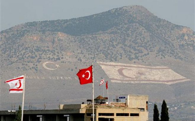 &Kappa;&alpha;&tau;&epsilon;&chi;ό&mu;&epsilon;&nu;&alpha;: &Sigma;ή&mu;&epsilon;&rho;&alpha; &eta; &mu;&epsilon;&gamma;ά&lambda;&eta; &mu;ά&chi;&eta; &Alpha;&kappa;&iota;&nu;&tau;&zeta;ί - &Tau;&alpha;&tau;ά&rho;