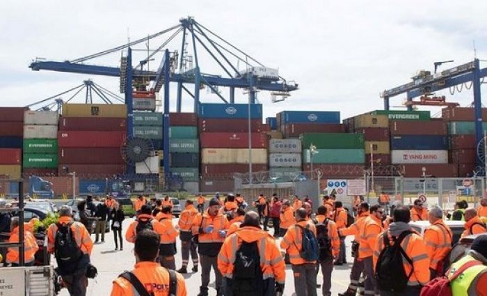 &Sigma;&tau;&alpha; &laquo;&nu;έ&alpha; &kappa;&alpha;&theta;ί&sigma;&mu;&alpha;&tau;&alpha;&raquo; &tau;&omicron;&upsilon; &Sigma;&iota;&nu;έ &Pi;&alpha;&rho;ά&delta;&epsilon;&iota;&sigma;&omicron;&sigmaf; &laquo;&kappa;ά&theta;&omicron;&nu;&tau;&alpha;&iota;&raquo; &omicron;&iota; &epsilon;&rho;&gamma;ά&tau;&epsilon;&sigmaf; &tau;&eta;&sigmaf; Cosco&hellip;