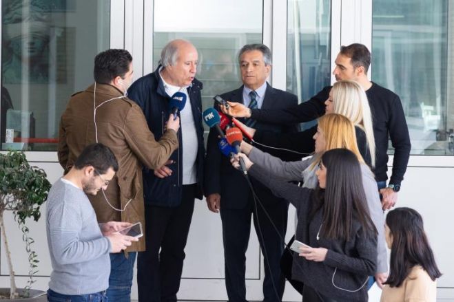 &Sigma;&tau;&alpha; &chi;έ&rho;&iota;&alpha; &tau;&omicron;&upsilon; &Gamma;&epsilon;&nu;&iota;&kappa;&omicron;ύ &Epsilon;&iota;&sigma;&alpha;&gamma;&gamma;&epsilon;&lambda;έ&alpha; &tau;&omicron; &pi;ό&rho;&iota;&sigma;&mu;&alpha; &gamma;&iota;&alpha; &epsilon;&lambda;&lambda;&epsilon;ί&pi;&omicron;&upsilon;&sigma;&epsilon;&sigmaf; &gamma;&upsilon;&nu;&alpha;ί&kappa;&epsilon;&sigmaf;