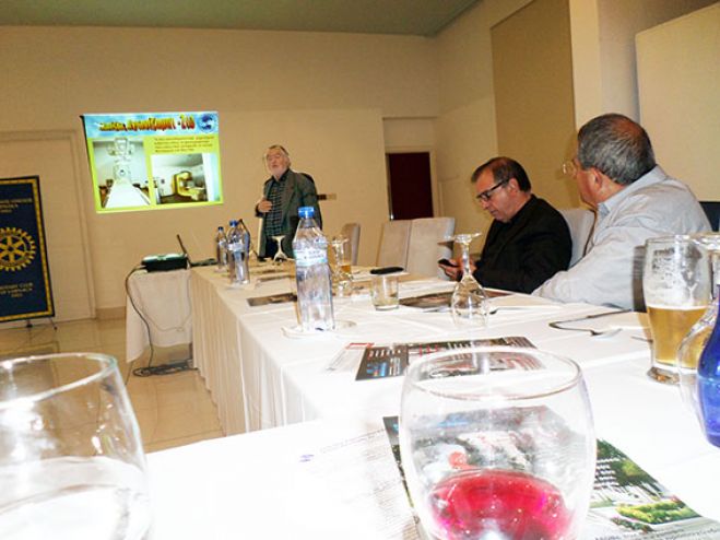 &Tau;&alpha; &pi;&alpha;&rho;&alpha;&sigma;&kappa;ή&nu;&iota;&alpha; &tau;&omicron;&upsilon; &xi;&epsilon;&pi;&omicron;&upsilon;&lambda;ή&mu;&alpha;&tau;&omicron;&sigmaf; &tau;&omega;&nu; &omicron;&gamma;&kappa;&omicron;&lambda;&omicron;&gamma;&iota;&kappa;ώ&nu; &upsilon;&pi;&eta;&rho;&epsilon;&sigma;&iota;ώ&nu;