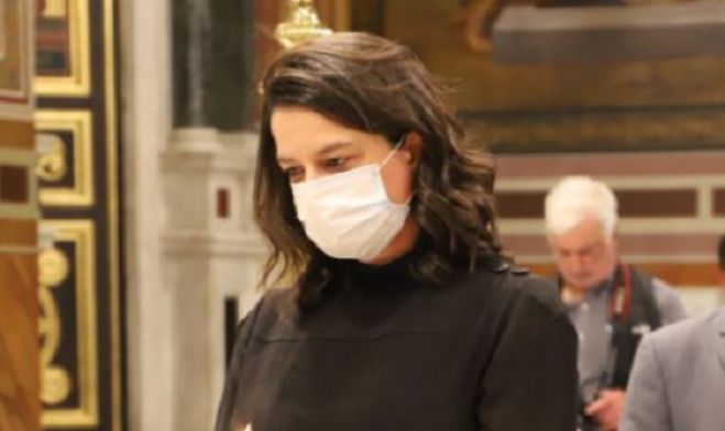 &Epsilon;&lambda;&lambda;ά&delta;&alpha;: &laquo;&Pi;&rho;&omicron;&sigma;&omega;&pi;&iota;&kappa;ό &epsilon;ί&delta;&omicron;&sigmaf;&raquo; &omicron;&iota; &mu;ά&sigma;&kappa;&epsilon;&sigmaf;...