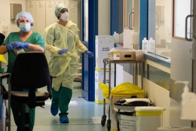 &Kappa;ύ&pi;&rho;&omicron;&sigmaf;: 697 &alpha;&sigma;&theta;&epsilon;&nu;&epsilon;ί&sigmaf; &mu;&epsilon; covid19 &mu;έ&chi;&rho;&iota; &pi;&rho;&omicron;&chi;&theta;έ&sigmaf; &Tau;&rho;ί&tau;&eta;, 14 &Alpha;&pi;&rho;&iota;&lambda;ί&omicron;&upsilon;