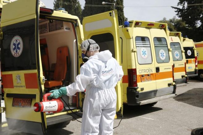 &Epsilon;&lambda;&lambda;ά&delta;&alpha;: 116 &theta;ά&nu;&alpha;&tau;&omicron;&iota; &alpha;&pi;ό &kappa;&omicron;&rho;&omega;&nu;&omicron;ϊό - 2.245 &tau;&alpha; &sigma;&upsilon;&nu;&omicron;&lambda;&iota;&kappa;ά &kappa;&rho;&omicron;ύ&sigma;&mu;&alpha;&tau;&alpha;
