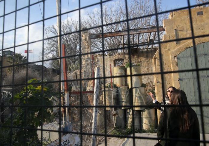 &Epsilon;/&kappa; &kappa;&alpha;&iota; &Tau;/&kappa; &kappa;ό&mu;&mu;&alpha;&tau;&alpha; &theta;&alpha; &epsilon;&rho;&gamma;&alpha;&sigma;&tau;&omicron;ύ&nu; &gamma;&iota;&alpha; &epsilon;&nu;ί&sigma;&chi;&upsilon;&sigma;&eta; &tau;&eta;&sigmaf; &delta;&iota;&kappa;&omicron;&iota;&nu;&omicron;&tau;&iota;&kappa;ή&sigmaf; &sigma;&upsilon;&nu;&epsilon;&rho;&gamma;&alpha;&sigma;ί&alpha;&sigmaf;