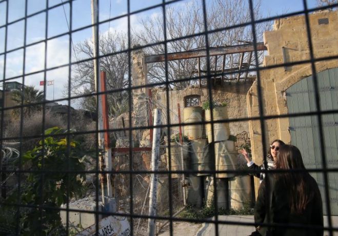 &Epsilon;/&kappa; &kappa;&alpha;&iota; &Tau;/&kappa; &kappa;ό&mu;&mu;&alpha;&tau;&alpha; &theta;&alpha; &epsilon;&rho;&gamma;&alpha;&sigma;&tau;&omicron;ύ&nu; &gamma;&iota;&alpha; &epsilon;&nu;ί&sigma;&chi;&upsilon;&sigma;&eta; &tau;&eta;&sigmaf; &delta;&iota;&kappa;&omicron;&iota;&nu;&omicron;&tau;&iota;&kappa;ή&sigmaf; &sigma;&upsilon;&nu;&epsilon;&rho;&gamma;&alpha;&sigma;ί&alpha;&sigmaf;