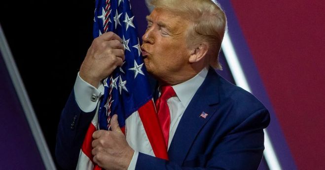 &Tau;&iota; &epsilon;ί&nu;&alpha;&iota; &tau;&omicron; &laquo;Trump trade&raquo; &kappa;&alpha;&iota; &gamma;&iota;&alpha;&tau;ί &omicron;&iota; &mu;&epsilon;&gamma;ά&lambda;&epsilon;&sigmaf; &pi;&omicron;&lambda;&upsilon;&epsilon;&theta;&nu;&iota;&kappa;έ&sigmaf; &laquo;&pi;&alpha;&nu;&eta;&gamma;&upsilon;&rho;ί&zeta;&omicron;&upsilon;&nu;&raquo; &mu;&epsilon; &tau;&eta;&nu; &epsilon;&kappa;&lambda;&omicron;&gamma;ή &Tau;&rho;&alpha;&mu;&pi;