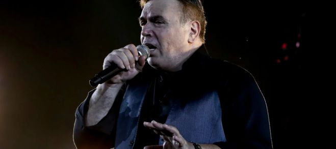 Έ&phi;&upsilon;&gamma;&epsilon; &alpha;&pi;ό &tau;&eta; &zeta;&omega;ή &omicron; &tau;&rho;&alpha;&gamma;&omicron;&upsilon;&delta;&iota;&sigma;&tau;ή&sigmaf; &Mu;&alpha;&nu;ώ&lambda;&eta;&sigmaf; &Lambda;&iota;&delta;ά&kappa;&eta;&sigmaf;