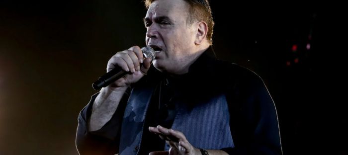 Έ&phi;&upsilon;&gamma;&epsilon; &alpha;&pi;ό &tau;&eta; &zeta;&omega;ή &omicron; &tau;&rho;&alpha;&gamma;&omicron;&upsilon;&delta;&iota;&sigma;&tau;ή&sigmaf; &Mu;&alpha;&nu;ώ&lambda;&eta;&sigmaf; &Lambda;&iota;&delta;ά&kappa;&eta;&sigmaf;