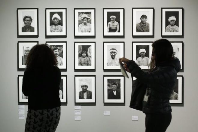 Έ&kappa;&theta;&epsilon;&sigma;&eta; &phi;&omega;&tau;&omicron;&gamma;&rho;&alpha;&phi;ί&alpha;&sigmaf; &Epsilon;/&kappa; &kappa;&alpha;&iota; &Tau;/&kappa; &kappa;&alpha;&lambda;&lambda;&iota;&tau;&epsilon;&chi;&nu;ώ&nu; &sigma;&tau;&omicron; &Pi;ά&phi;&omicron;&sigmaf; 2017