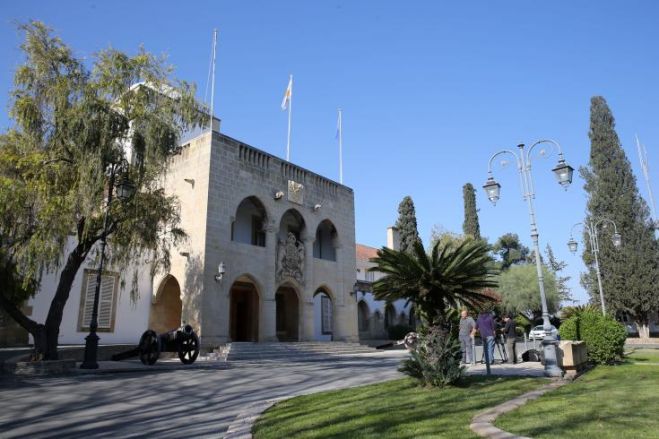 &Upsilon;&pi;&omicron;&upsilon;&rho;&gamma;&iota;&kappa;ό &Sigma;&upsilon;&mu;&beta;&omicron;ύ&lambda;&iota;&omicron;: &Kappa;&lambda;&epsilon;ί&sigma;&iota;&mu;&omicron; &sigma;&chi;&omicron;&lambda;&epsilon;ί&omega;&nu; &sigma;&tau;&eta; &Lambda;&epsilon;&upsilon;&kappa;&omega;&sigma;ί&alpha; &kappa;&alpha;&iota; &alpha;&pi;&alpha;&gamma;ό&rho;&epsilon;&upsilon;&sigma;&eta; &epsilon;&kappa;&delta;&eta;&lambda;ώ&sigma;&epsilon;&omega;&nu;