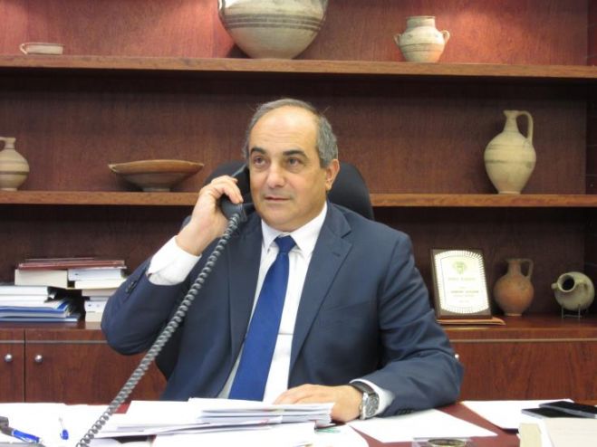 &Tau;&eta;&nu; &Pi;&alpha;&rho;&alpha;&sigma;&kappa;&epsilon;&upsilon;ή &tau;&omicron; &pi;&rho;&omega;ί &sigma;&tau;&eta; &Beta;&omicron;&upsilon;&lambda;ή &omicron; &phi;ά&kappa;&epsilon;&lambda;&omicron;&sigmaf; &tau;&eta;&sigmaf; &Kappa;ύ&pi;&rho;&omicron;&upsilon;