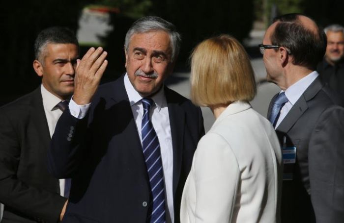 &Mu;&iota;ά&mu;&iota;&sigma;&eta; &sigma;&epsilon;&lambda;ί&delta;&alpha; &eta; &alpha;&pi;ά&nu;&tau;&eta;&sigma;&eta; &Alpha;&kappa;&iota;&nu;&tau;&zeta;ί