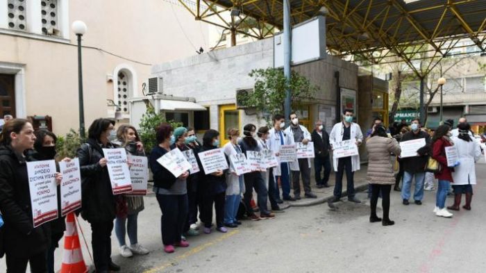&Epsilon;&lambda;&lambda;ά&delta;&alpha;: &Eta; &kappa;&upsilon;&beta;έ&rho;&nu;&eta;&sigma;&eta; έ&sigma;&tau;&epsilon;&iota;&lambda;&epsilon; &Alpha;&sigma;&tau;&upsilon;&nu;&omicron;&mu;ί&alpha; &sigma;&tau;&omicron;&nu; "&Epsilon;&upsilon;&alpha;&gamma;&gamma;&epsilon;&lambda;&iota;&sigma;&mu;ό", &kappa;&alpha;&tau;ά &tau;&omega;&nu; &laquo;&eta;&rho;ώ&omega;&nu; &mu;&epsilon; &tau;&iota;&sigmaf; &lambda;&epsilon;&upsilon;&kappa;έ&sigmaf; &kappa;&alpha;&iota; &pi;&rho;ά&sigma;&iota;&nu;&epsilon;&sigmaf; &mu;&pi;&lambda;&omicron;ύ&zeta;&epsilon;&sigmaf;&raquo;!