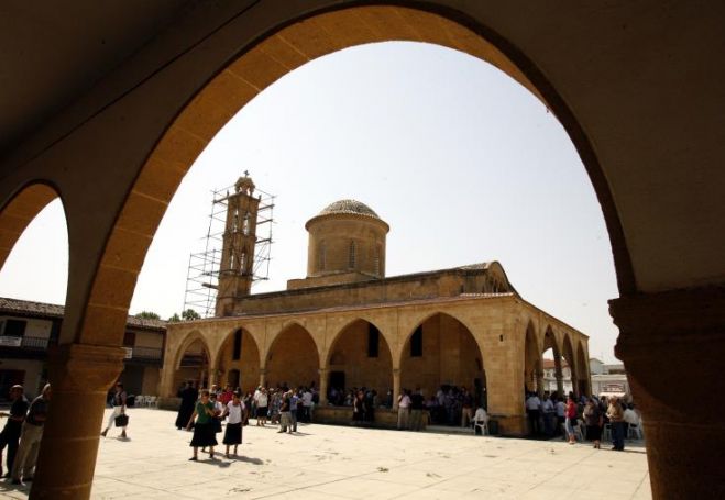 &Rho;&omega;&sigma;ί&alpha;, &Kappa;ί&nu;&alpha;, &Gamma;&alpha;&lambda;&lambda;ί&alpha;, &Eta;&nu;&omega;&mu;έ&nu;&omicron; &Beta;&alpha;&sigma;ί&lambda;&epsilon;&iota;&omicron; &sigma;&tau;&eta;&rho;ί&zeta;&omicron;&upsilon;&nu; &pi;&rho;&omicron;&sigma;&pi;ά&theta;&epsilon;&iota;&epsilon;&sigmaf; &gamma;&iota;&alpha; &lambda;ύ&sigma;&eta; &tau;&omicron;&upsilon; &Kappa;&upsilon;&pi;&rho;&iota;&alpha;&kappa;&omicron;ύ